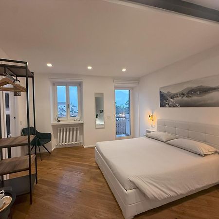 East West Room Arco Bagian luar foto
